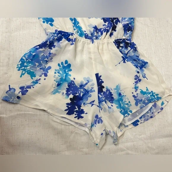 Olive & Oak Blue Floral Wrap Dress - Picture 3 of 12